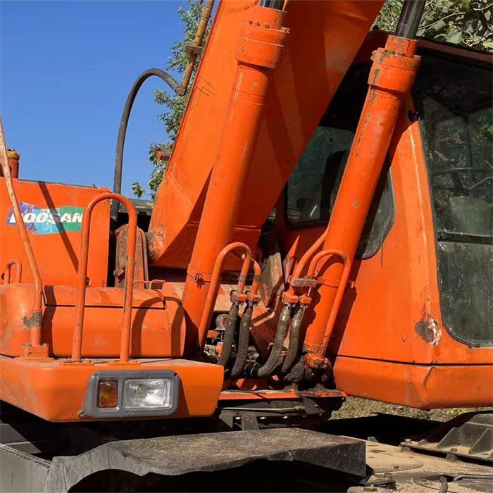 Prezzo basso 22 tonnellate usato escavatore a ruote coreano Doosan DX 210W-7 con ore di lavoro più basse