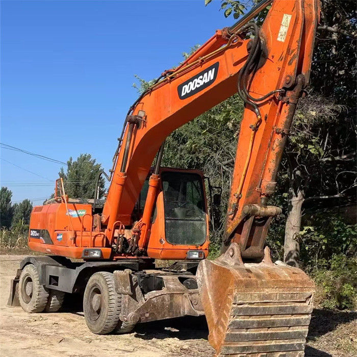 Prezzo basso 22 tonnellate usato escavatore a ruote coreano Doosan DX 210W-7 con ore di lavoro più basse