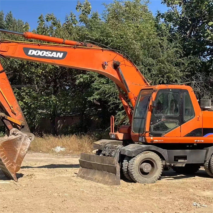 Prezzo basso 22 tonnellate usato escavatore a ruote coreano Doosan DX 210W-7 con ore di lavoro più basse
