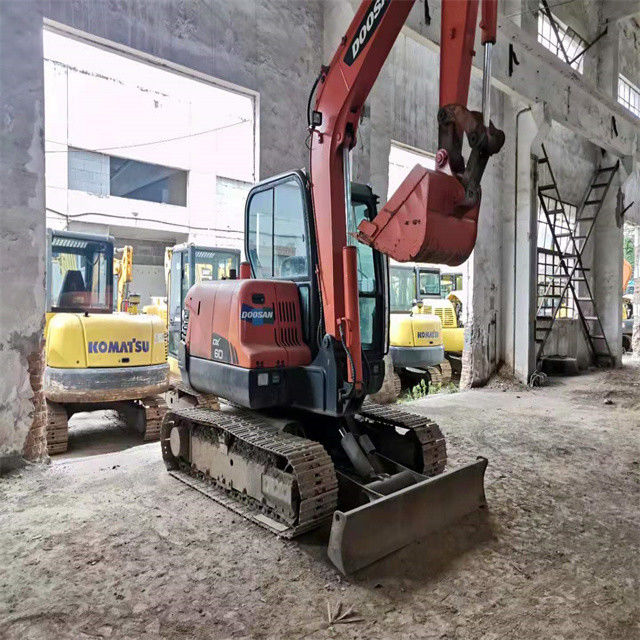 Pronto per il lavoro ed esperto usato Corea importato 6 tonnellate Doosan DX 55 in buone condizioni