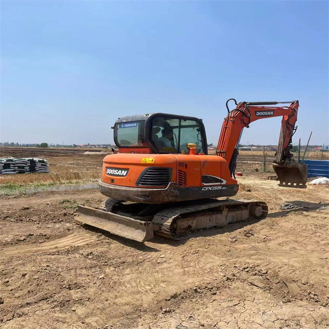 5.5 tonnellate Escavatore usato pronto per il lavoro e esperto usato Corea importato Doosan DX 55
