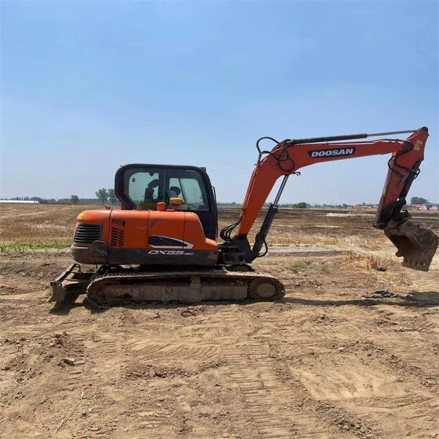5.5 tonnellate Escavatore usato pronto per il lavoro e esperto usato Corea importato Doosan DX 55
