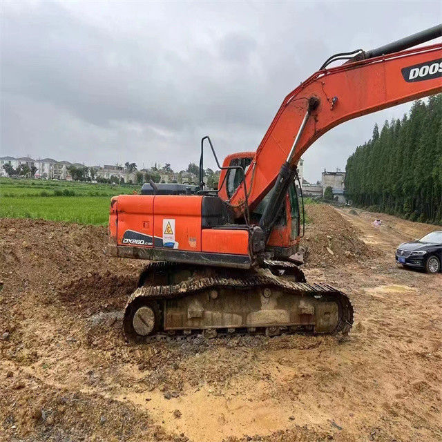 Escavatore da 25 tonnellate pronto per il lavoro ed esperto in Corea importato da Doosan DX 260LC