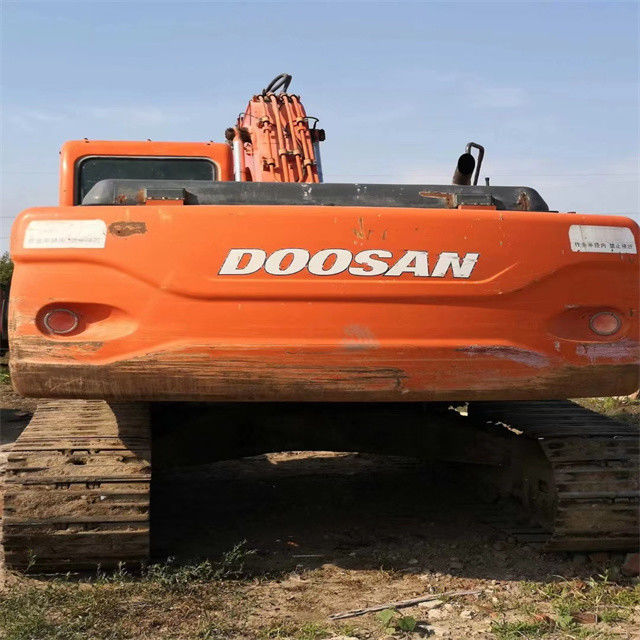 22 tonnellate pronte per il lavoro ed esperte usate Corea importato Doosan DX 225 LC in buone condizioni