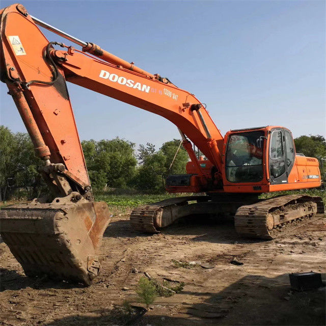22 tonnellate pronte per il lavoro ed esperte usate Corea importato Doosan DX 225 LC in buone condizioni