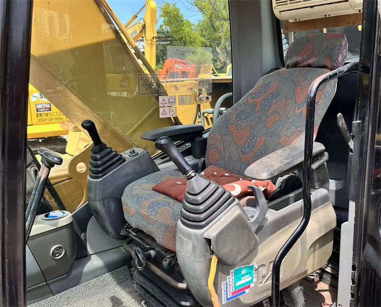 23 tonnellate pronte per il lavoro e giapponese usate Caterpillar 323 D in buone condizioni