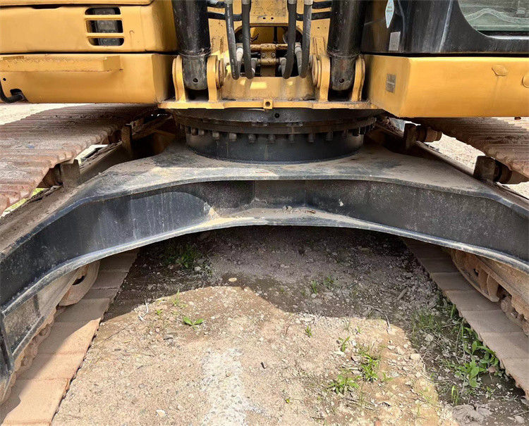 23 tonnellate pronte per il lavoro e giapponese usate Caterpillar 323 D in buone condizioni