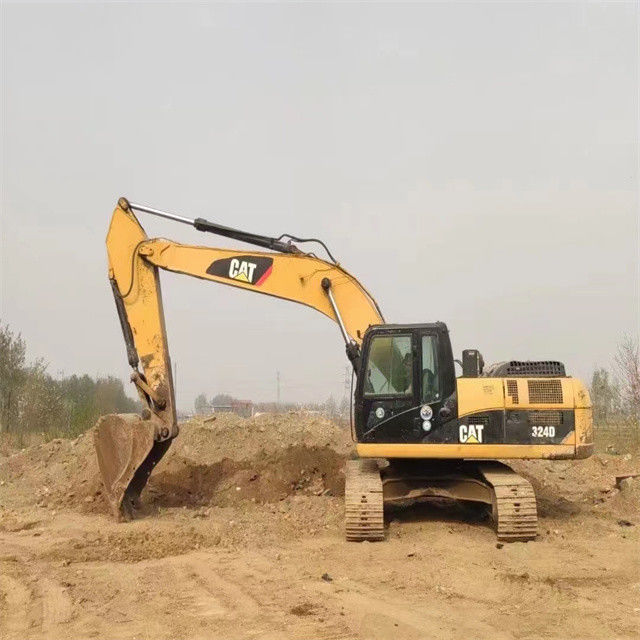 24.8 tonnellate pronte per il lavoro e giapponese Caterpillar 324 D in buone condizioni.