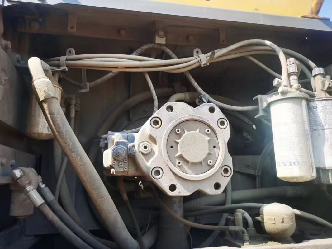 La Svezia ha importato un'escavatrice volvo EC380 di qualità quasi nuova.