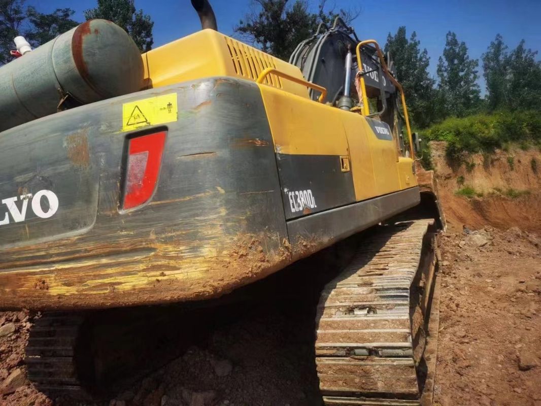 La Svezia ha importato un'escavatrice volvo EC380 di qualità quasi nuova.