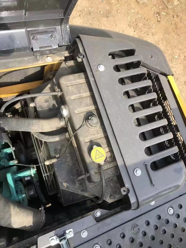 La Svezia ha importato un'escavatrice volvo EC140D di alta qualità, quasi nuova e pronta al 100%.
