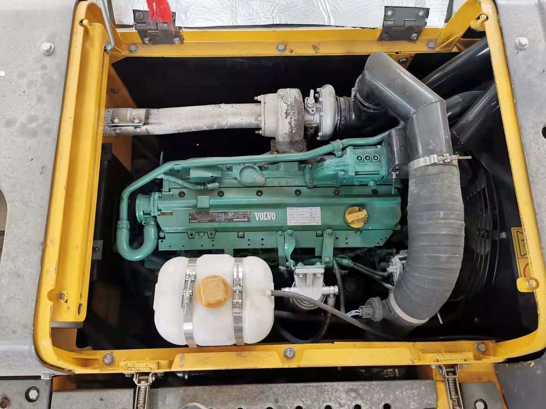 La Svezia ha importato un'escavatrice volvo EC200DL di alta qualità, quasi nuova e pronta al 100%.