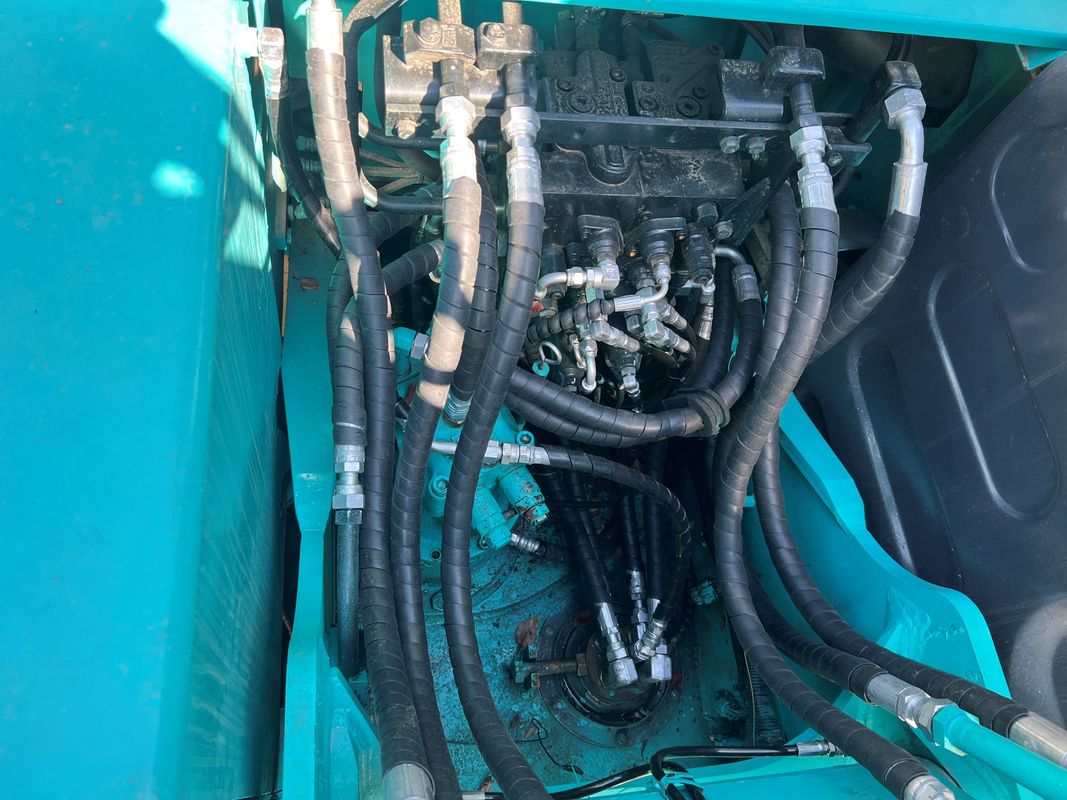 Escavatore di seconda mano Kobelco Sk140lc 8 Escavatore a trascinatore gru Peso 13,3 t