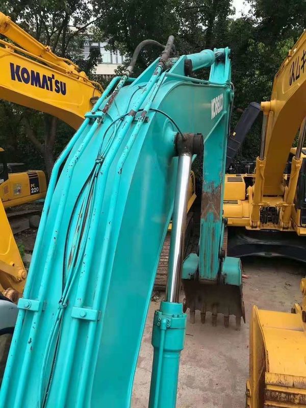 Escavatore usato Kobelco SK200 Crawler in vendita. Escavatore di seconda mano da 20 tonnellate dalla Cina.