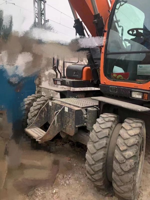 15 tonnellate di Corea importato il 90% nuovo Doosan DX 140W Used Excavator a ruote con alta qualità e le migliori prestazioni per la vendita
