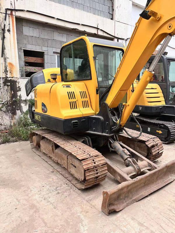 Hyundai R60 usato Capacità del secchio Max. 0.18 M3 5.6m Lunghezza di trasporto
