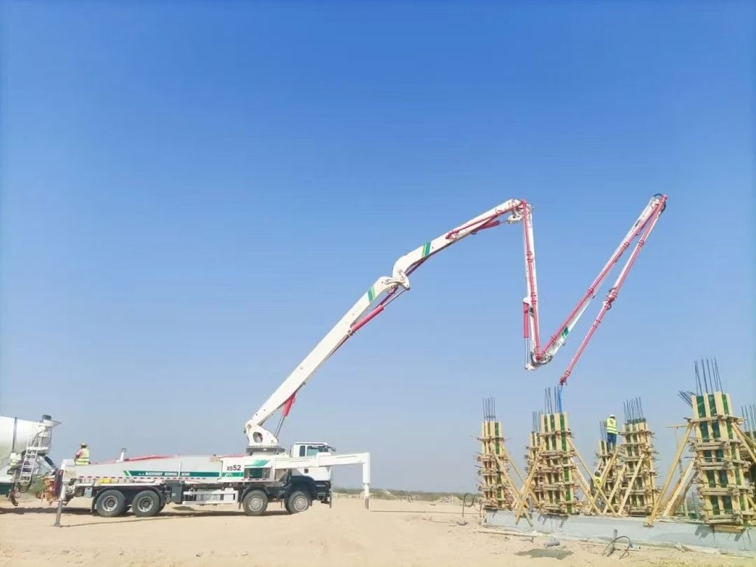 6×4 o 8×4 azionamento pronto a lavorare XCMG. HB37A 37 m camion pompa calcestruzzo per la consegna e versamento di calcestruzzo