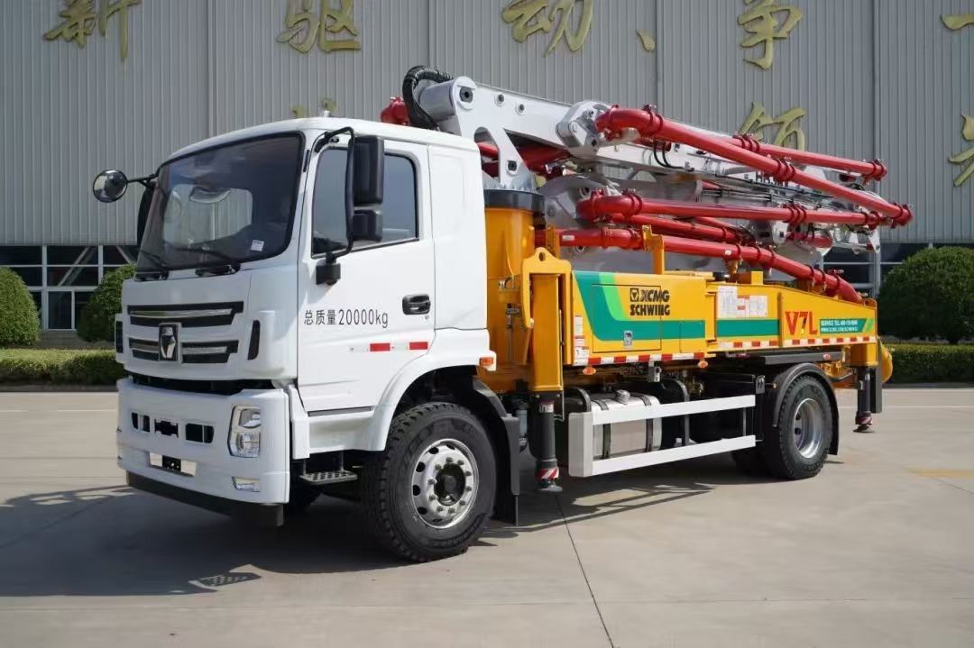 6×4 o 8×4 azionamento pronto a lavorare XCMG. HB37A 37 m camion pompa calcestruzzo per la consegna e versamento di calcestruzzo