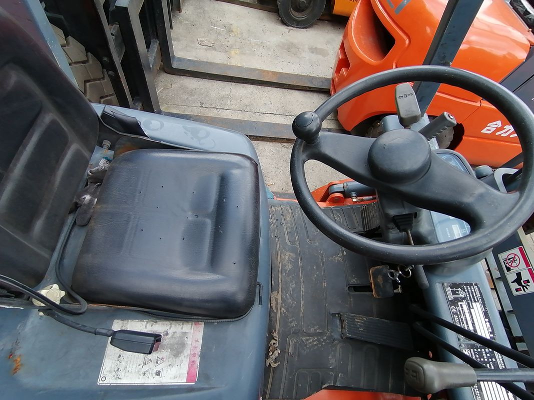 Camione elevatore elettrico compatto usato HELI CPCD15 Camione elevatore motore potenza 1,5 tonnellate