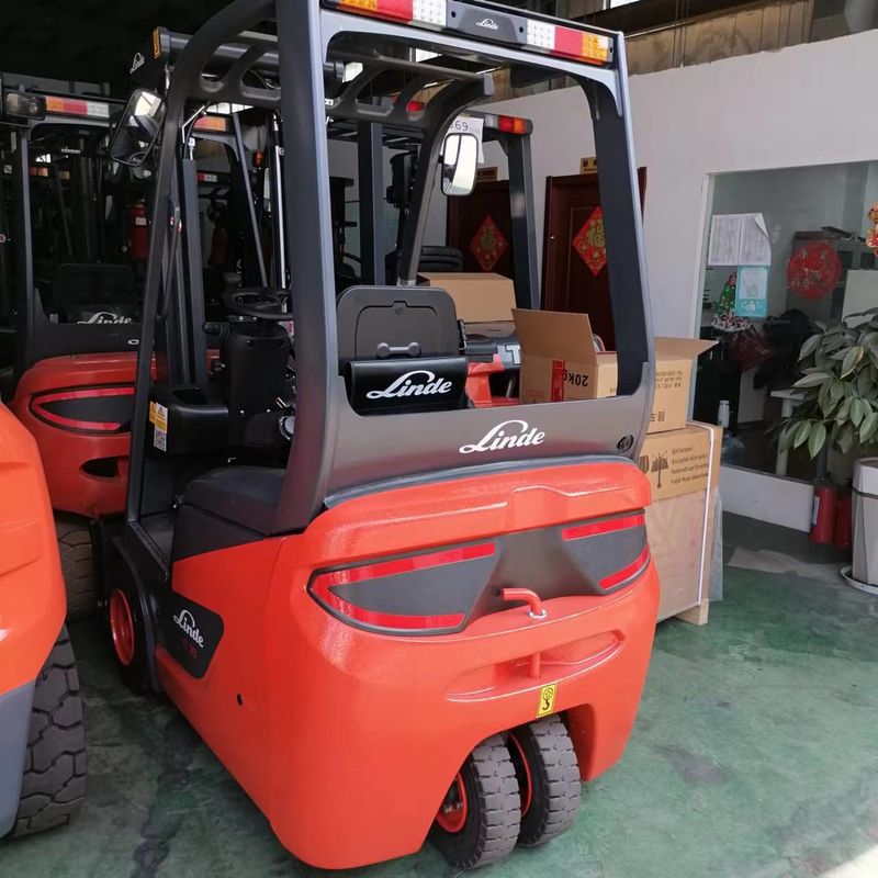Cattraforti elettrici compatti Linde CPDT Potenza del motore 1,5-2 tonnellate