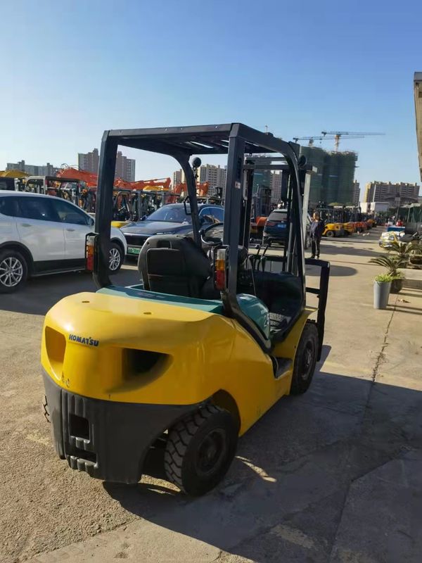 Giappone Camione elevatore elettrico compatto Komatsu 2.5 tonnellate Potenza del motore