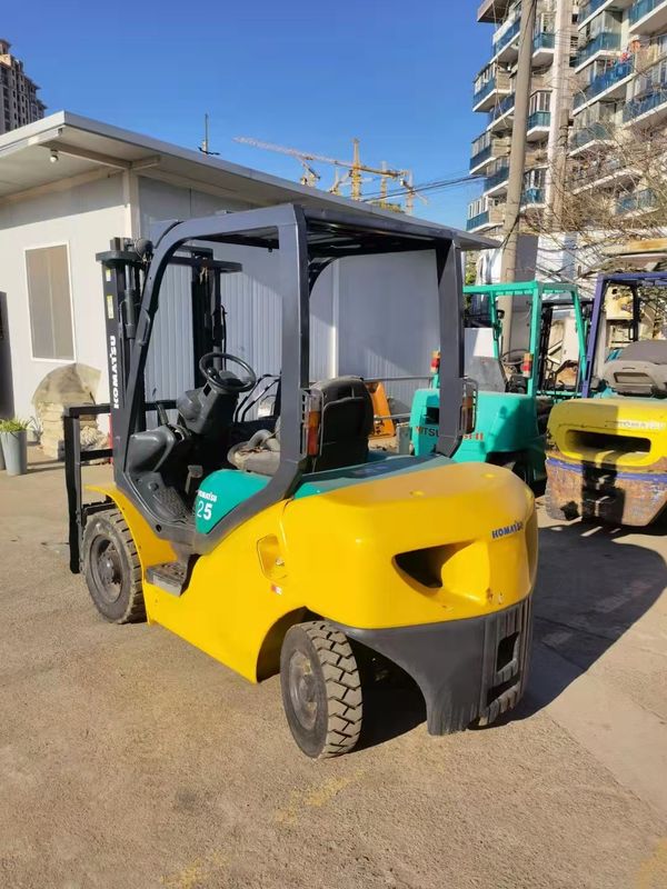 Giappone Camione elevatore elettrico compatto Komatsu 2.5 tonnellate Potenza del motore