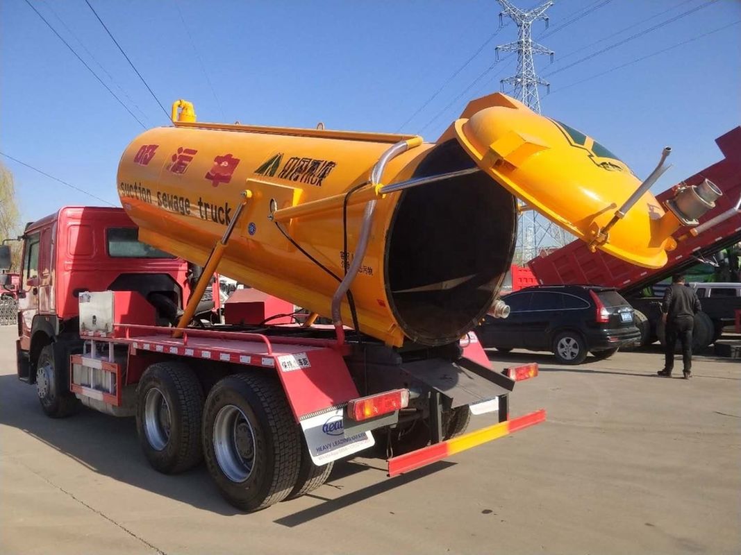 Euro 3 336cv Howo 6*4 usato camion aspirapolvere 10 cbm camion aspirapolvere in buone condizioni