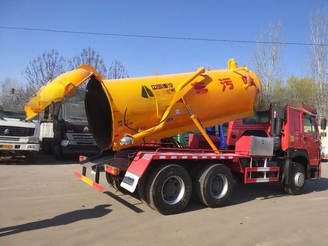 Euro 3 336cv Howo 6*4 usato camion aspirapolvere 10 cbm camion aspirapolvere in buone condizioni