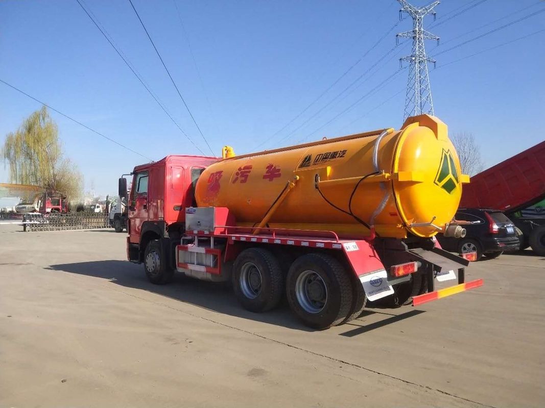 Euro 3 336cv Howo 6*4 usato camion aspirapolvere 10 cbm camion aspirapolvere in buone condizioni