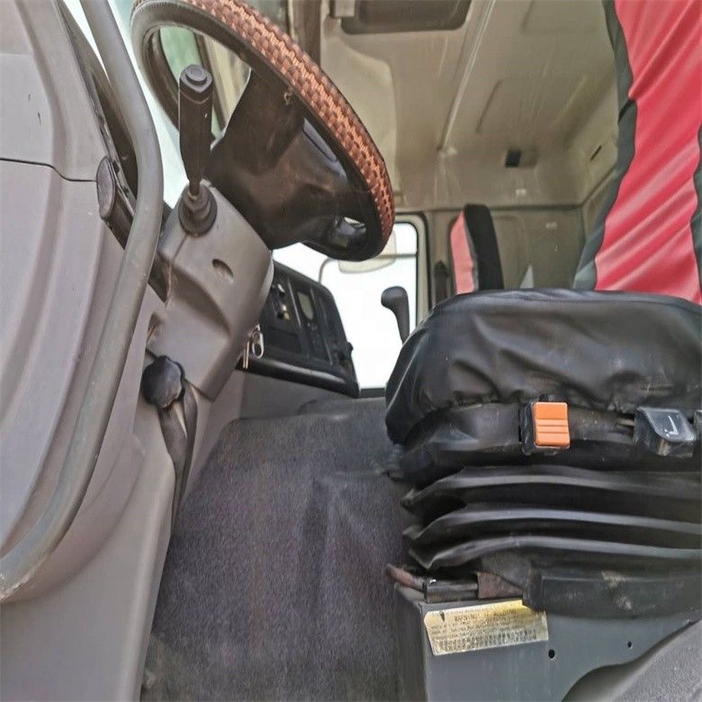 Sino Truck HOWO 6x4 Water Truck 12-16m Area di aspersione 25000kg Peso lordo del veicolo
