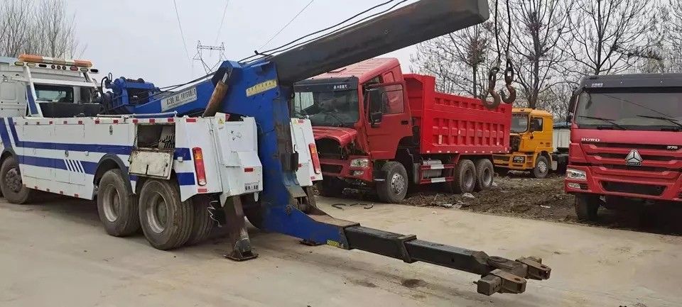 4x2/6x2/6x4/8x4/8x6/4x4/6x6 Tipo di guida Camione di rottamazione ad alta potenza