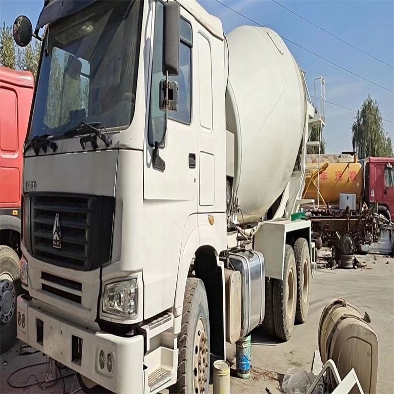 7M3/H Produttività utilizzata HOWO Camione miscelatore di calcestruzzo 6*4 371 CV 375 CV in buone condizioni