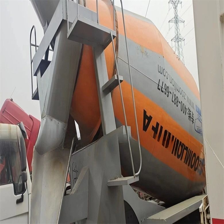 7M3/H Produttività utilizzata HOWO Camione miscelatore di calcestruzzo 6*4 371 CV 375 CV in buone condizioni