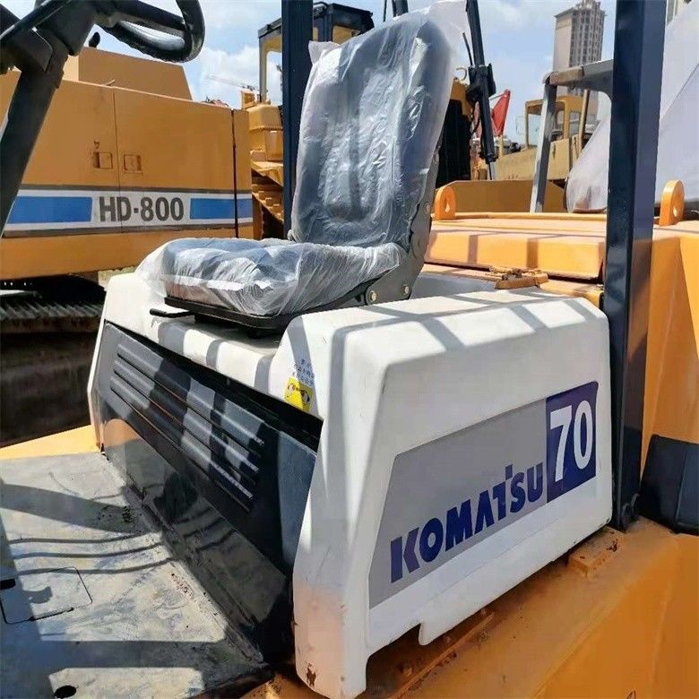 Forchettino diesel Komatsu FD70 di seconda mano giapponese con una capacità di carico di 7000 kg