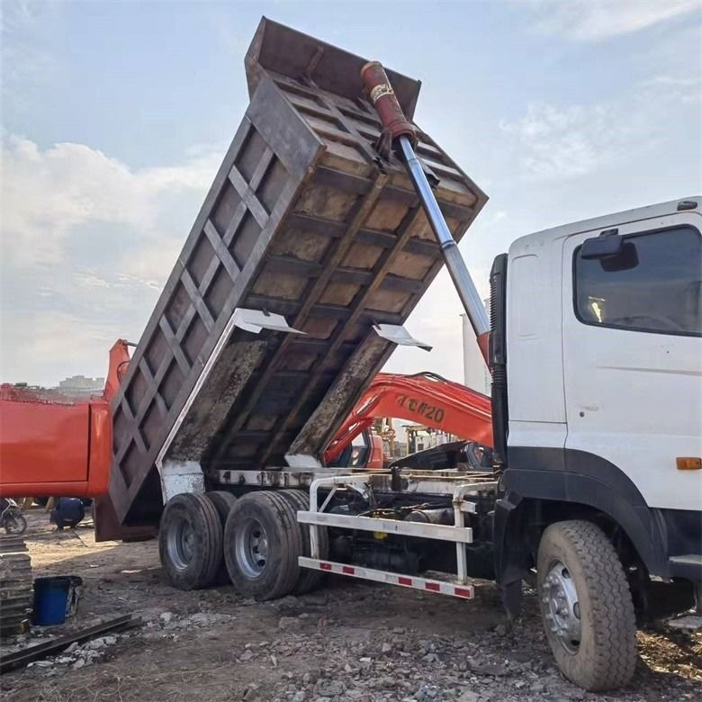 Sistema multimediale utilizzato HINO 6*4 Heavy Duty 700 Dump Truck per la costruzione pesante