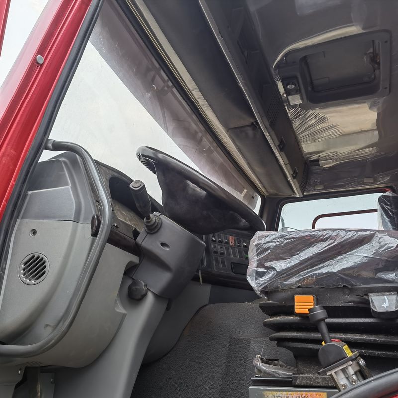 Camion di scarico di seconda mano da 371 CV Howo usato 6x4 Camion a gomma con sistema multimediale 10 ruote