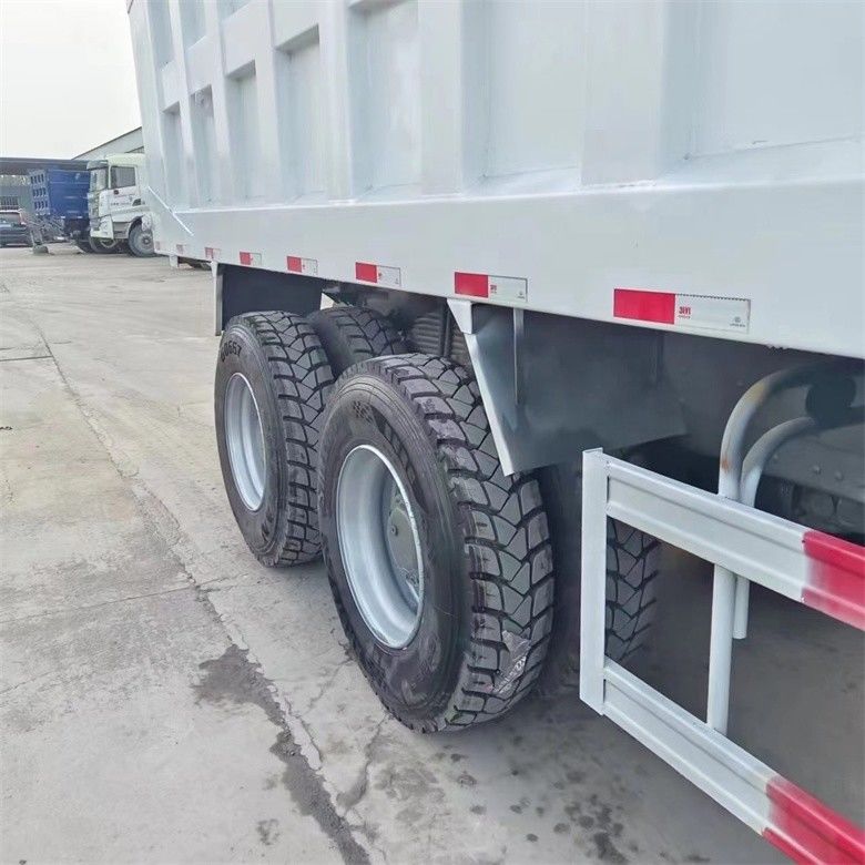 Sistema multimediale dotato di 6x4 Howo Dump Truck sinotruck 371 LHD con e sterzo sinistro
