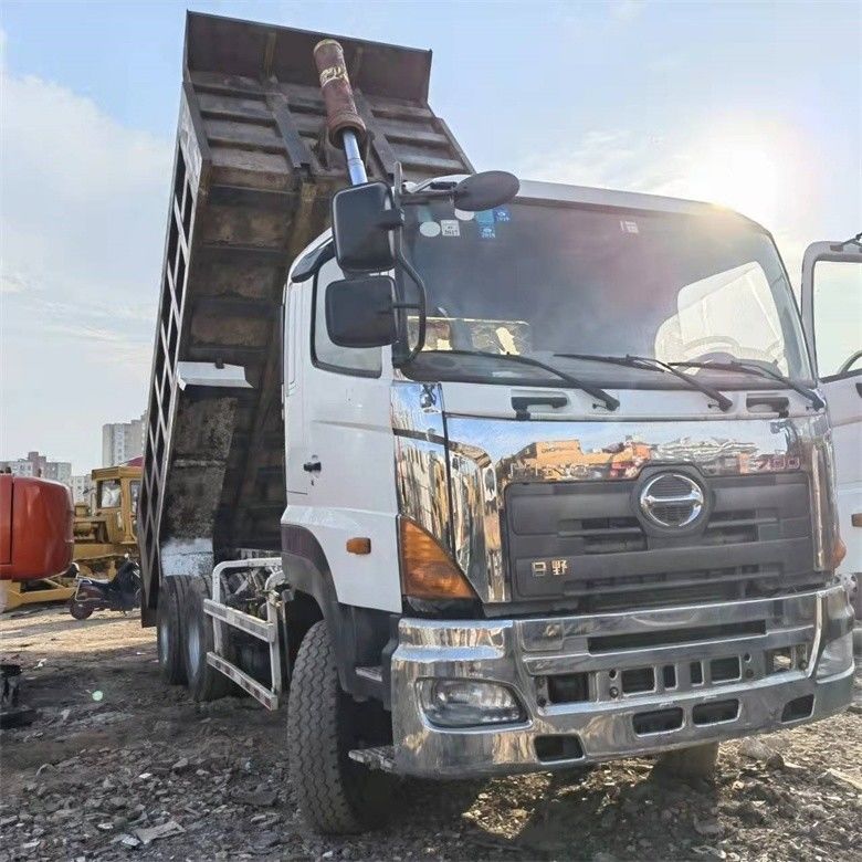 Giappone Hino Used Dump Trucks con motore YUCHAI in orario di lavoro 2020
