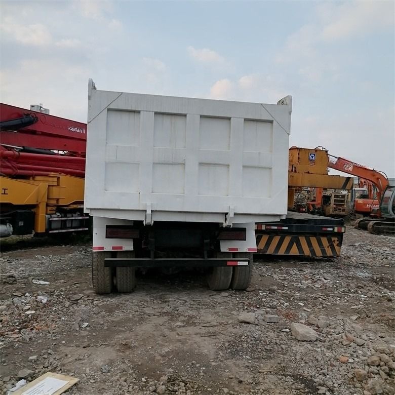 Giappone Hino Used Dump Trucks con motore YUCHAI in orario di lavoro 2020
