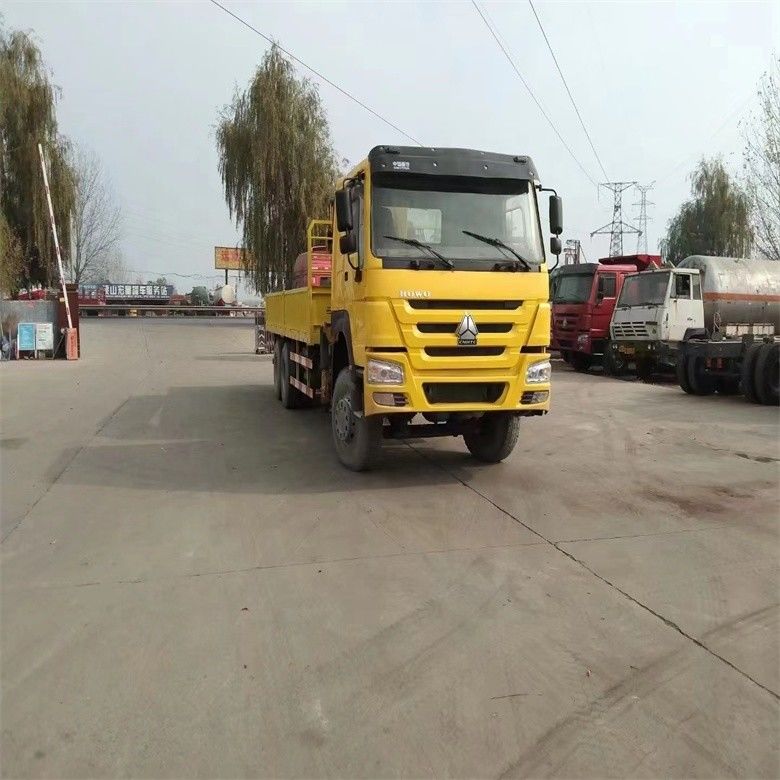 Granata montata su camion da 10 tonnellate con cilindro idraulico originale Sinotruk WD615