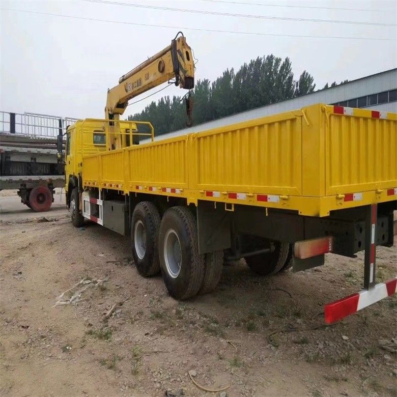 Granata montata su camion da 10 tonnellate con cilindro idraulico originale Sinotruk WD615