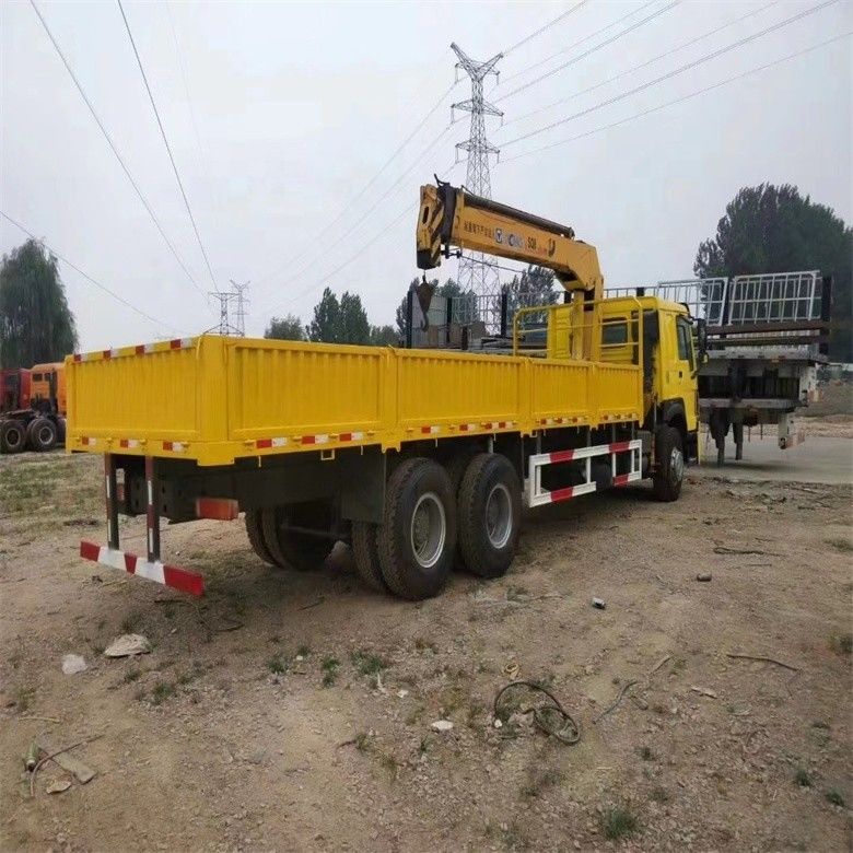 Granata montata su camion da 10 tonnellate con cilindro idraulico originale Sinotruk WD615
