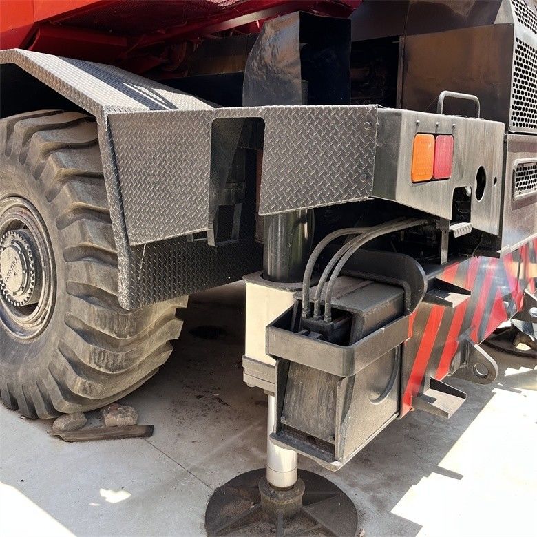 139.8kw Potenza lorda Tadano TR-500EX Gru usata con capacità di 50 tonnellate e capacità di carburante di 250 litri