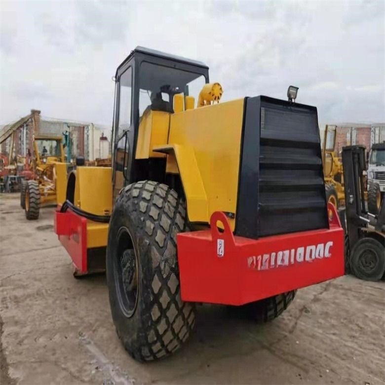 Orari bassi Giappone Prodotto Dynapac CA30D Roller stradale per lavori di costruzione Buone condizioni
