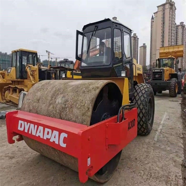 Orari bassi Giappone Prodotto Dynapac CA30D Roller stradale per lavori di costruzione Buone condizioni
