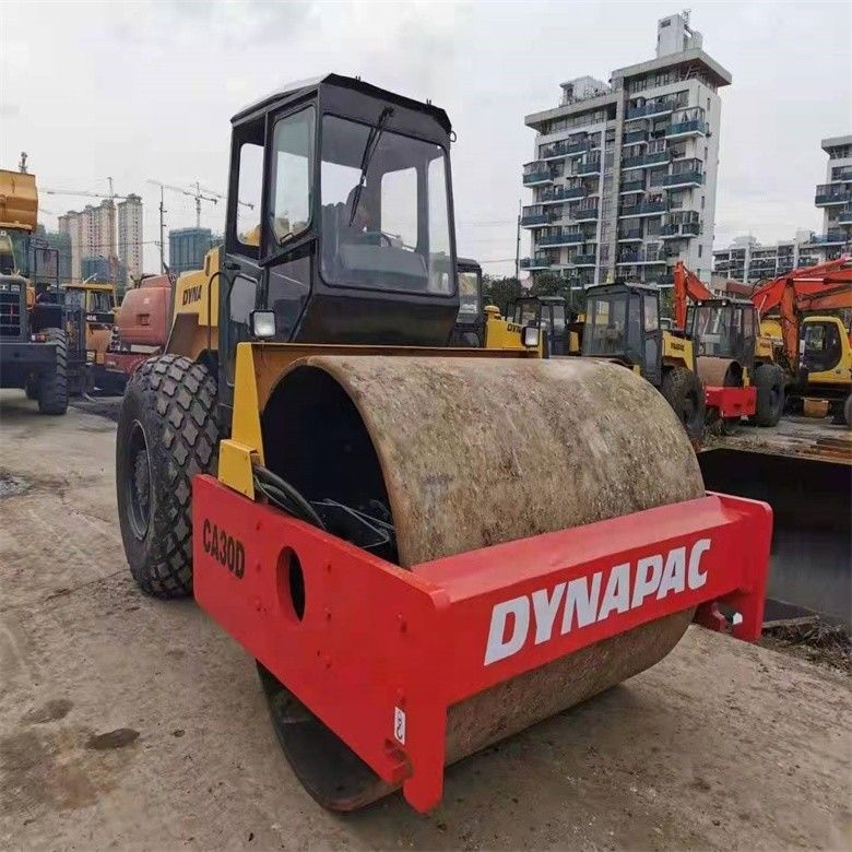 Orari bassi Giappone Prodotto Dynapac CA30D Roller stradale per lavori di costruzione Buone condizioni