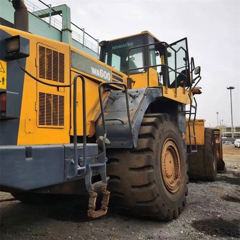 Commercio al dettaglio WA600-6 caricatore di ruote usato Komatsu WA600-3 caricatore di seconda mano in buone condizioni