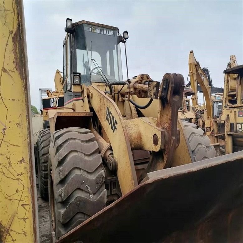 Caterpillar 950F caricatore a ruote da 17 tonnellate con cilindrata di 6,6 litri e 3200-3300 ore di lavoro