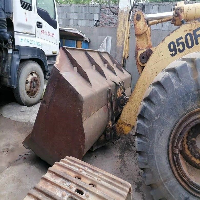 Caterpillar 950F caricatore a ruote da 17 tonnellate con cilindrata di 6,6 litri e 3200-3300 ore di lavoro