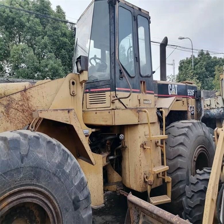 Caterpillar 950F caricatore a ruote da 17 tonnellate con cilindrata di 6,6 litri e 3200-3300 ore di lavoro